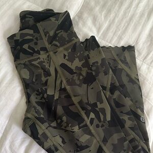 Women’s Lululemon Leggings size 2